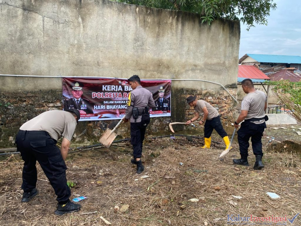 Polsek Sekupang Goro di Pompes Daarul Hikam, Sambut HUT Bhayangkara ke 79 Dengan Aksi Nyata Untuk Masyarakat
