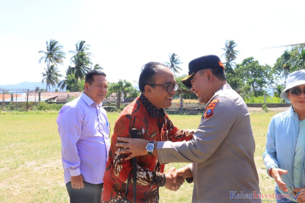 Kapolda Sumut Bersama Bupati dan Wakil Bupati Samosir Panen Jagung Program Ketahanan Pangan Nasional.