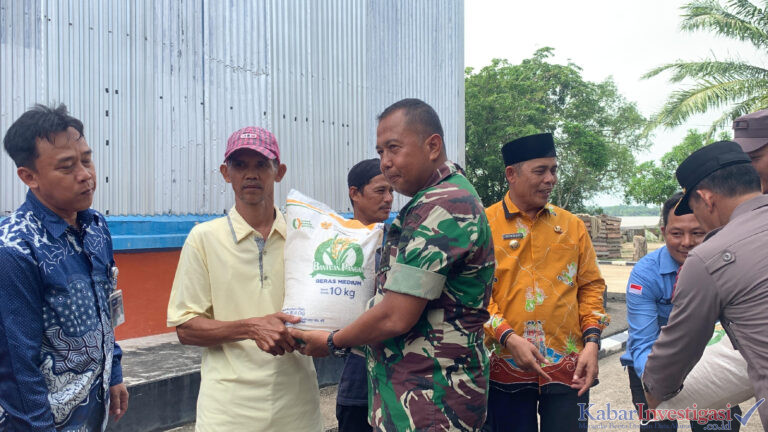 Kodim 0314 Inhil Hadiri dan Dukung Launching Penyaluran Bantuan Pangan Alokasi Juni–Juli 2025 Bulog Tembilahan
