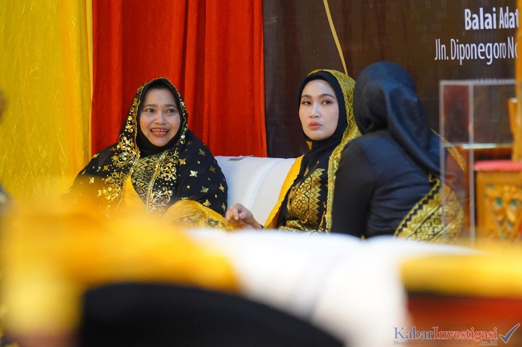 Kapolri Terima Penganugerahan Adat Ingatan Budi dari LAM Riau, Bupati Bengkalis Hadiri Prosesi Penganugerahan