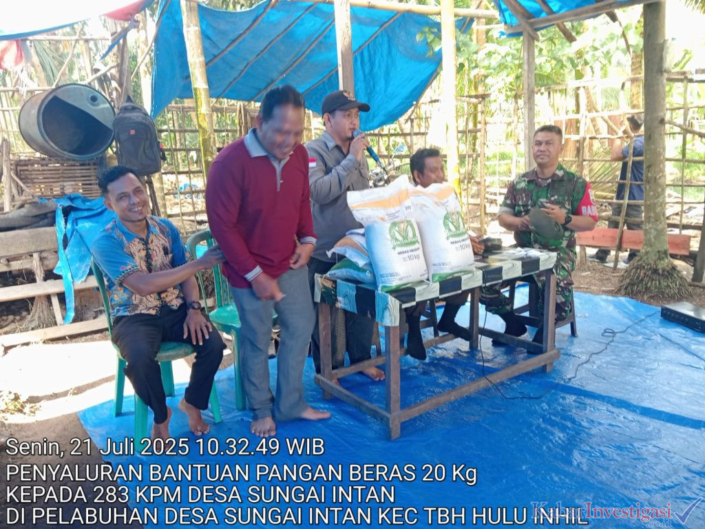 Pemdes Sungai Intan Salurkan Bantuan Beras