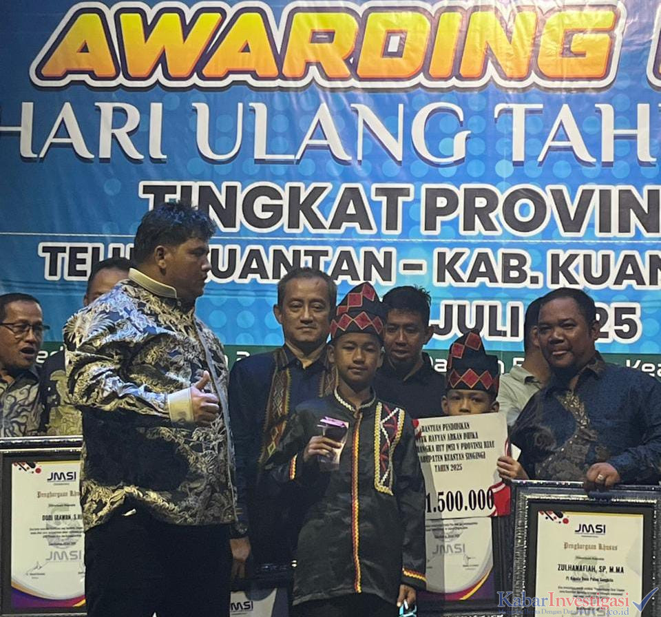 Malam Puncak JMSI Riau 2025 Dihiasi Aksi Nyata Legislator Dodi SPBU Kepada Dika