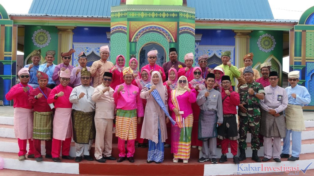 Wakil Bupati Inhil Yuliantini Lepas Pawai Ta’aruf dan Buka Bazar Rakyat MTQ ke-55 Kecamatan Kateman