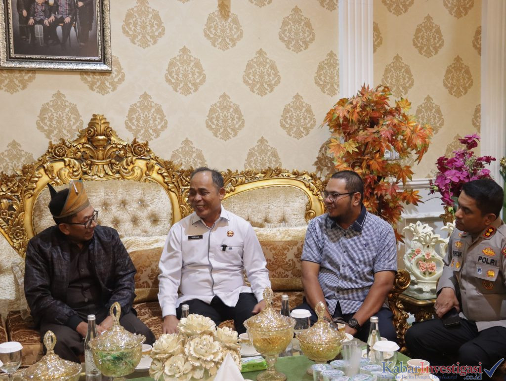 Kajati Riau Lakukan Kunker, Disambut Hangat Bupati Inhil di Kediaman Dinas