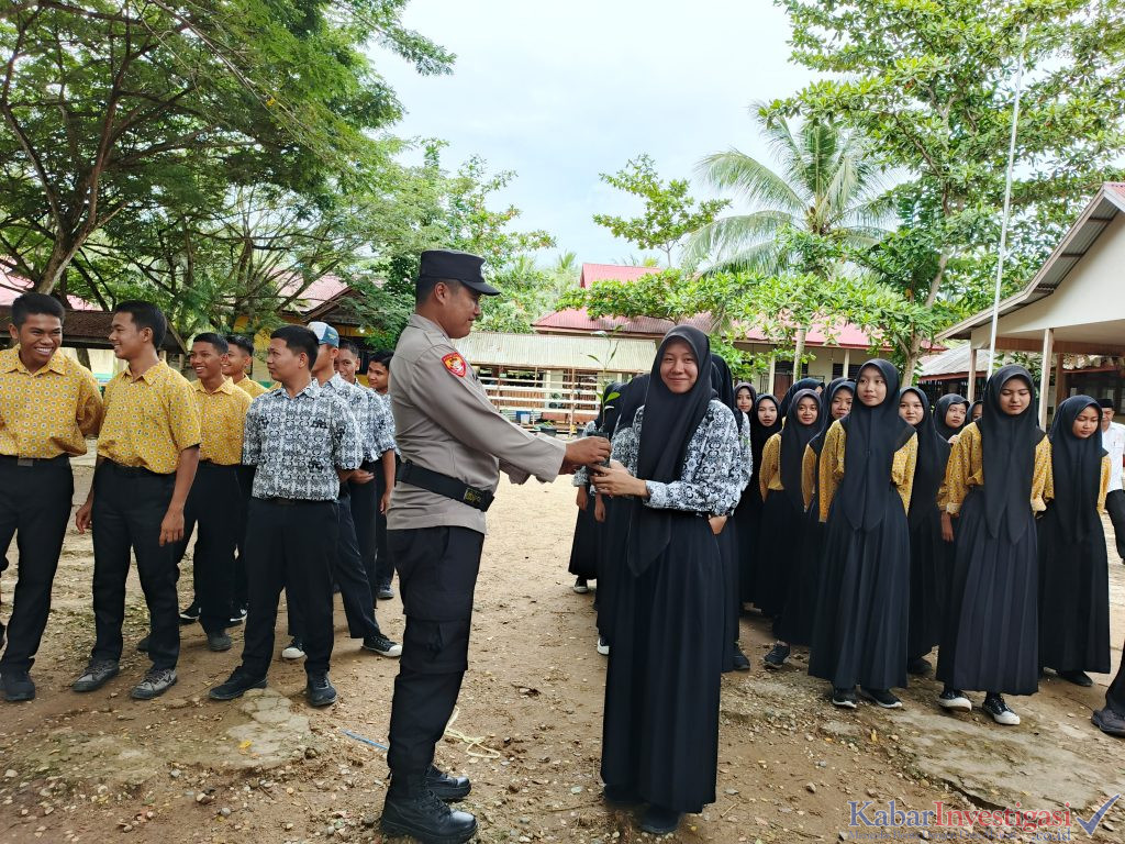 Polsek Kuindra Laksanakan Sosialisasi Green Policing di SMAN Bima Bakti Sapat
