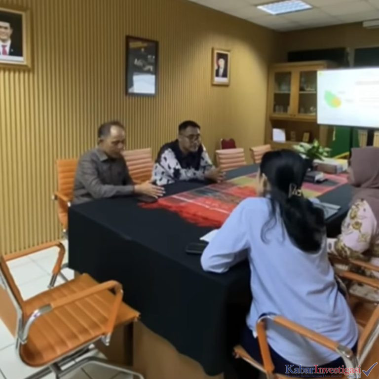 Bupati Inhil Layangkan Protes Terbuka, Desak Kementerian Tinjau Ulang Pengalihan Hilirisasi Kelapa
