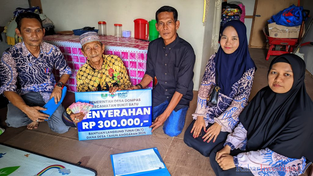 Pemerintah Desa Dompas Salurkan BLT Tahap I kepada 28 Keluarga Penerima Manfaat