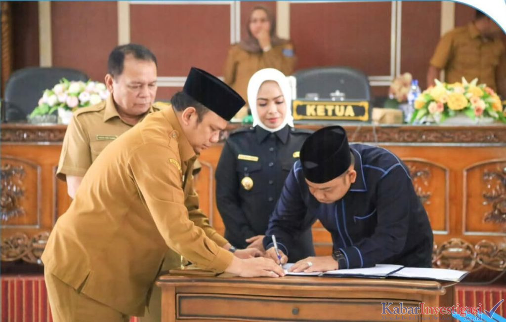 Bupati Labuhanbatu dr. Hj. Maya Hasmita Sp.OG. M.KM hadiri rapat paripurna DPRD labuhanbatu