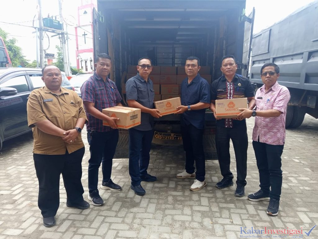 Bupati Tapanuli Utara Terima Bantuan 100 Kotak Ikan Kaleng dari RM Gumarang Tarutung untuk Korban Bencana Hidrometeorologi
