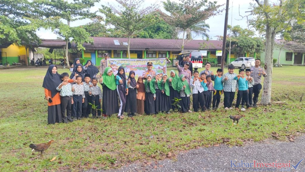“Kasat Binmas Polres Kampar Ajak Siswa SD Pahlawan Peduli Alam, Sosialisasi Green Policing, Hijaukan Sekolah!”