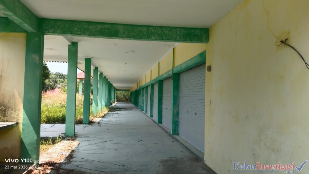 Bangunan Kuliner Center Pantai Pelawan Karimun Tidak Berfungsi