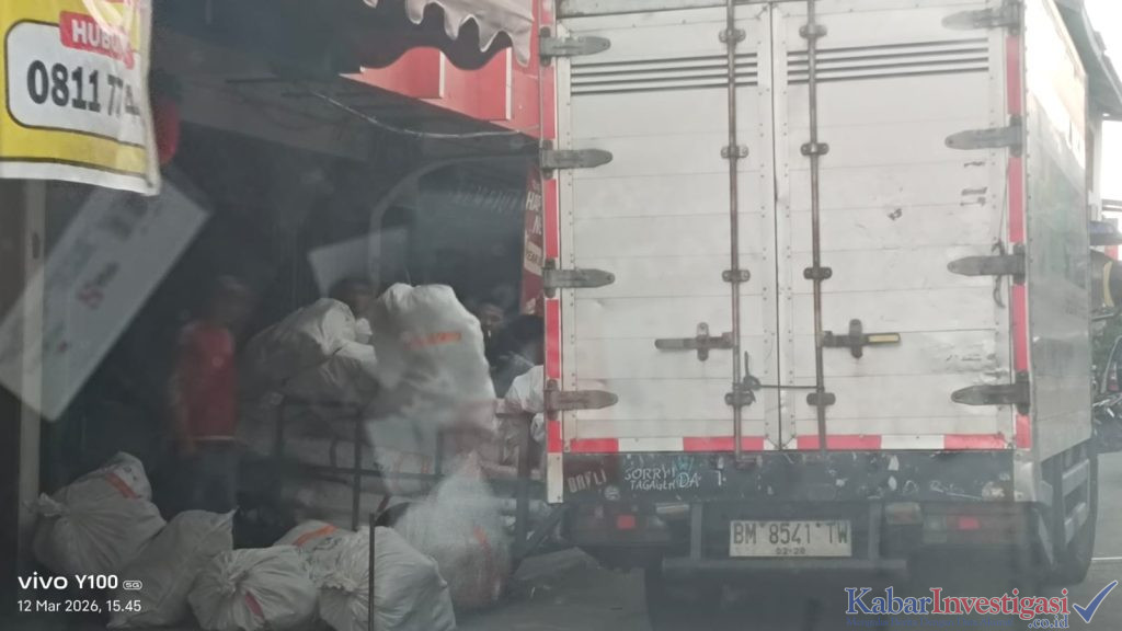 Ekpedisi Juan Logistik Mengangkut Barang SPX Melalui Pelabuhan Diduga Tidak Resmi