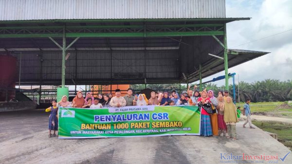 PT Fajar Pratama Jaya Salurkan CSR Kepada Masyarakat Desa Petalongan. Sarito. Panyaluran CSR Mempererat Hubungan Emosional antara Perusahaan dan Warga
