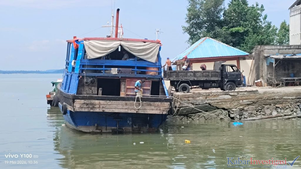 Pemilik Kapal Inisial Nurdin Membawa Daging Ayam Dari Batam Diduga Tanpa Dokumen Dan Tanpa Pengawasan Instansi Terkait. Ada Apa?