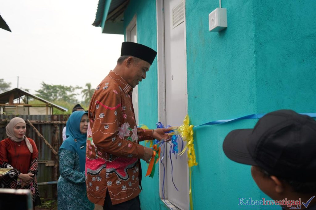 Milad Ke-61 Inhil, Bupati Herman Hadirkan Jamban Sehat Percontohan di Ponpes Daarul Rahman