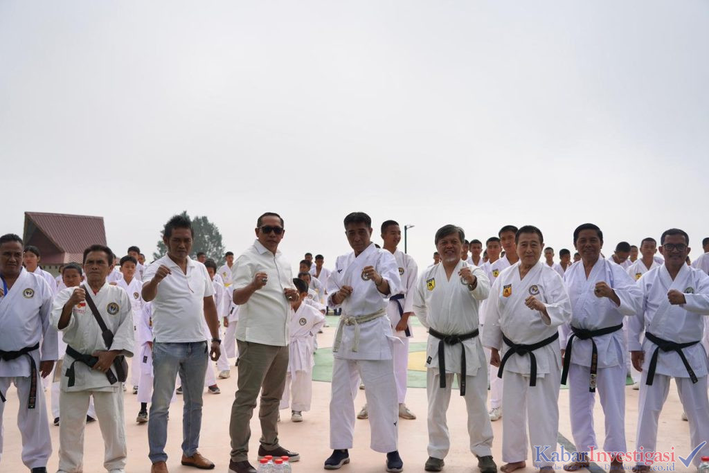 Bupati JTP Hutabarat Resmikan Ujian Kenaikan Sabuk Kyu Wadokai, Diikuti 300 Karateka