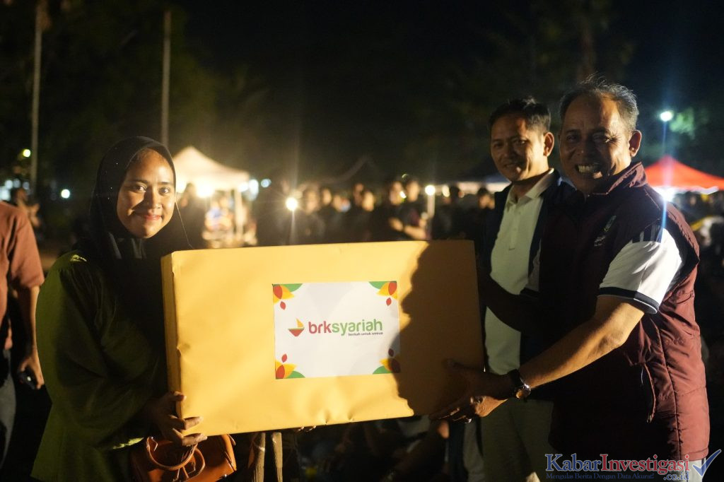 Bupati Herman Nobar Final Piala Dunia 2026 Bersama Masyarakat, Pererat Kebersamaan di Halaman Kantor Bupati Inhil