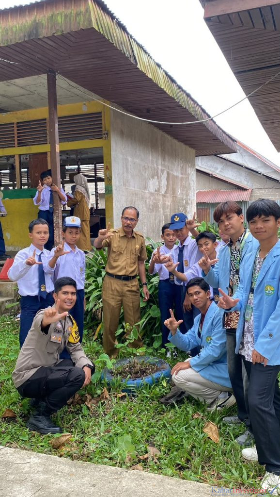 Green Policing dan Sosialisasi Bahaya Narkoba Digelar di SMPN 02 Tembilahan