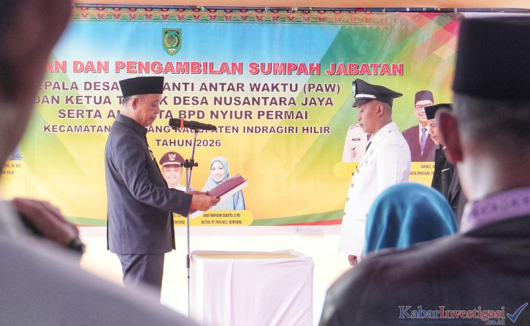 Lantik PAW Kepala Desa Nusantara Jaya dan Anggota BPD Nyiur Permai, Bupati Herman Tekankan Kemandirian Ekonomi dan Pengawasan Pemerintahan Desa