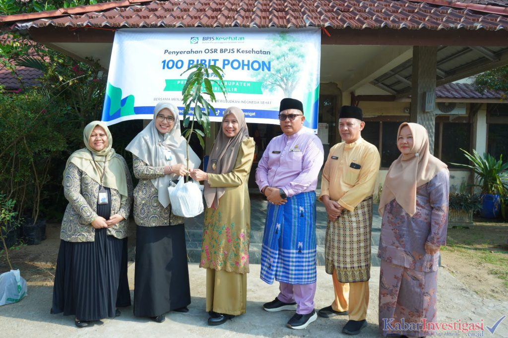 Wabup Yuliantini Terima 100 Bibit Pohon dari BPJS Kesehatan, Perkuat Penghijauan di Inhil