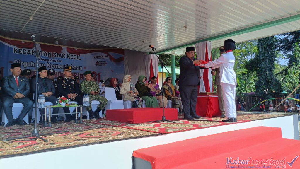 Camat Siak Kecil Peringati Detik Proklamasi Kemerdekaan Republik ke 81.