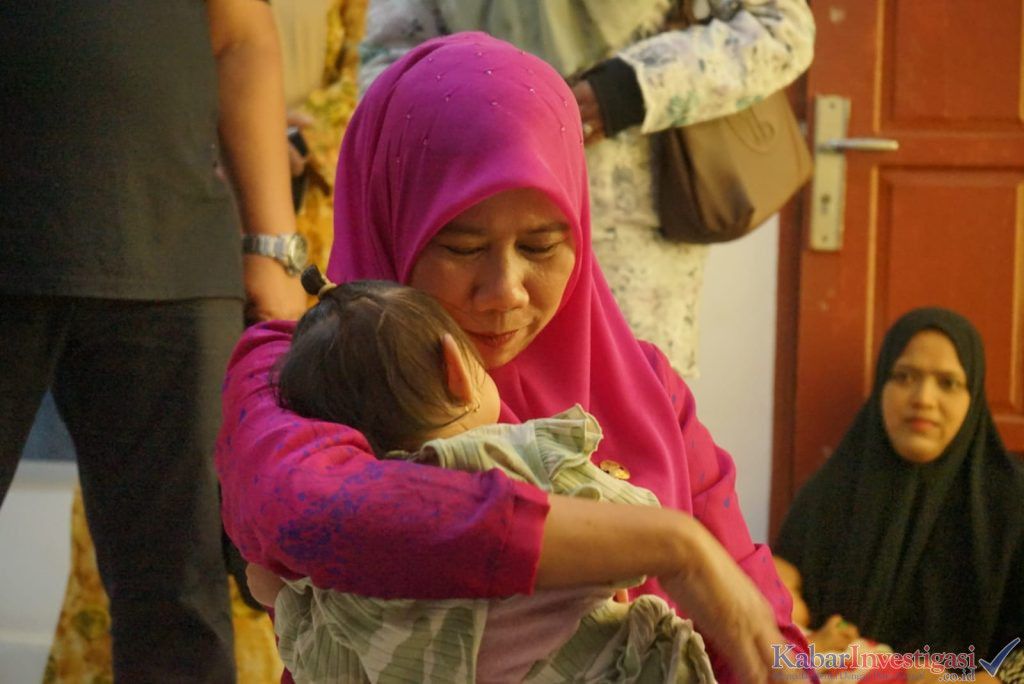 Wakil Bupati Indragiri Hilir, Yuliantini, Turun Langsung Dampingi Balita Stunting dalam Sesi Permainan Edukatif demi Menggenjot Stimulasi Tumbuh Kembang Anak