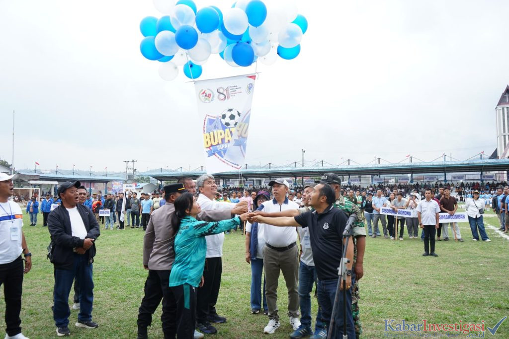 Meriahkan Hari Jadi ke-81 Taput, Bupati JTP Hutabarat Resmi Buka Turnamen Sepak Bola Bupati Cup 2026