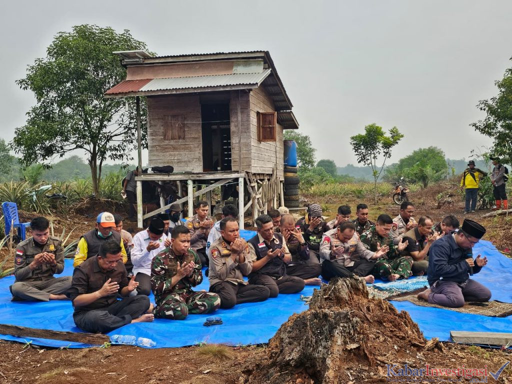 Di Tengah Penanganan Karhutla, Pangdam XIX/TT Gelar Salat Istisqa di Pulau Jumat