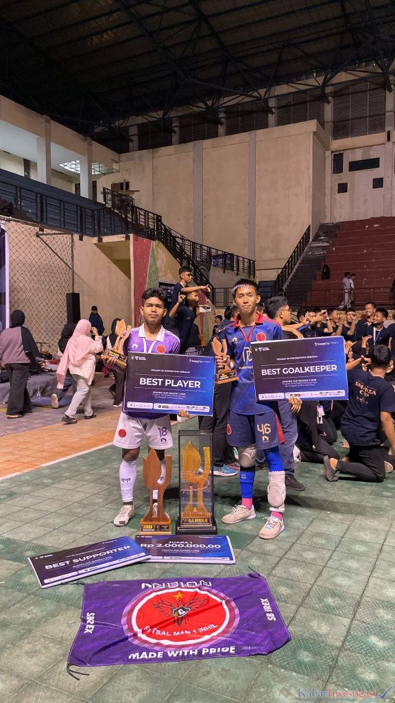 Tampil Perkasa dari Awal Turnamen, Tim Futsal MAN 1 Indragiri Hilir Sabet Juara 1 SmansaCup Chapter II dan Borong Penghargaan Individu