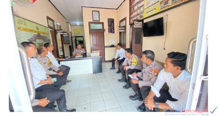 Bawa Warna dan Perbahan! Kapolsek Tanah Merah IPTU Awet L. Nainggolan Pimpin Anev Mingguan, Tekankan Pelayanan dan Rumuskan 12 Poin Atensi Strategis